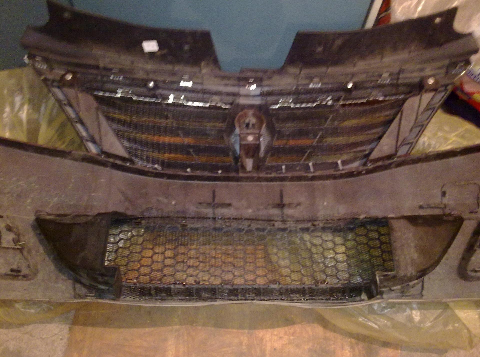 Накладки: в проем багажника, на задний бампер для Renault Sandero с 2014 г.в. ArtForm