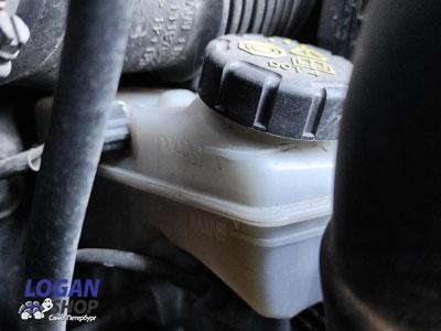 Бачок тормозной жидкости Duster 1.5 дизель 4WD- замена